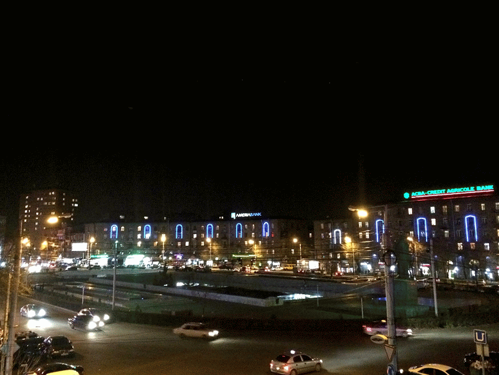 Апгрейд освещения на площади